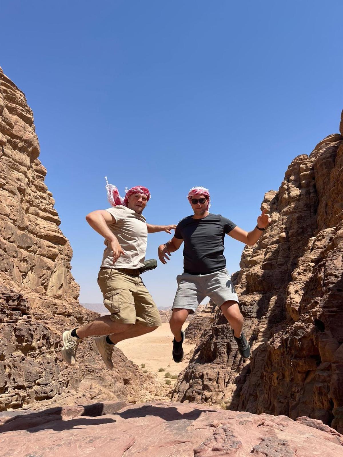 Wadi Rum Star Camp ภายนอก รูปภาพ