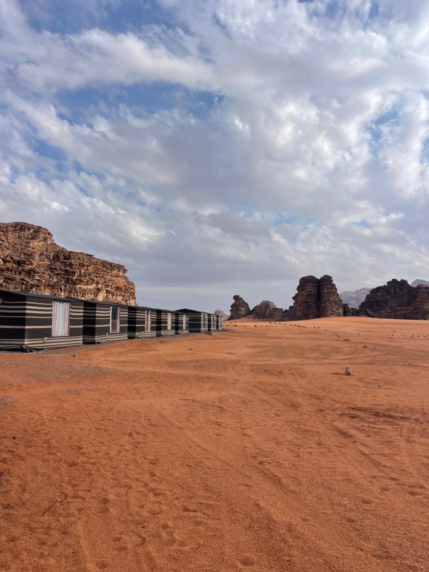 Wadi Rum Star Camp ภายนอก รูปภาพ