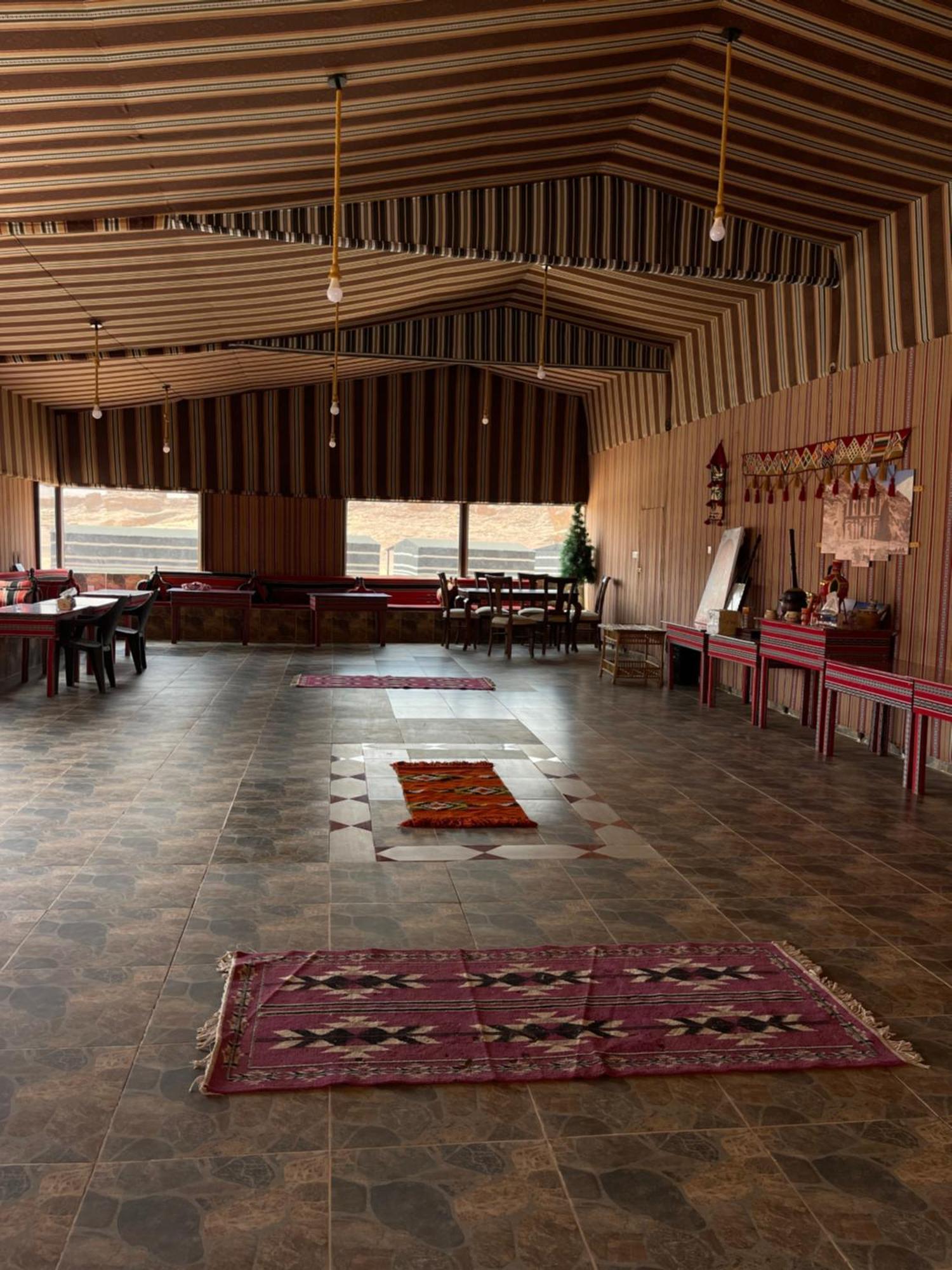 Wadi Rum Star Camp ภายนอก รูปภาพ