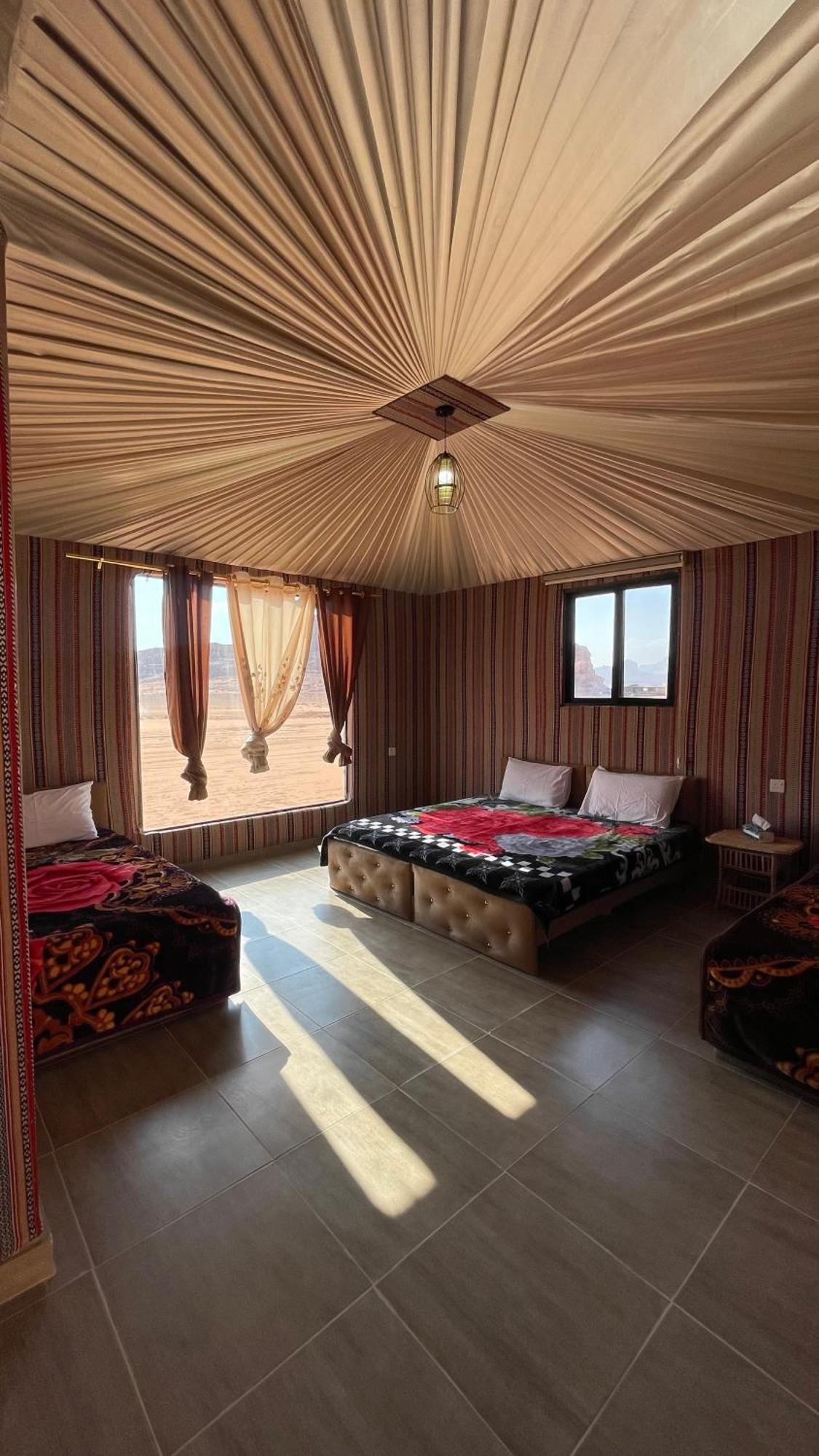 Wadi Rum Star Camp ภายนอก รูปภาพ