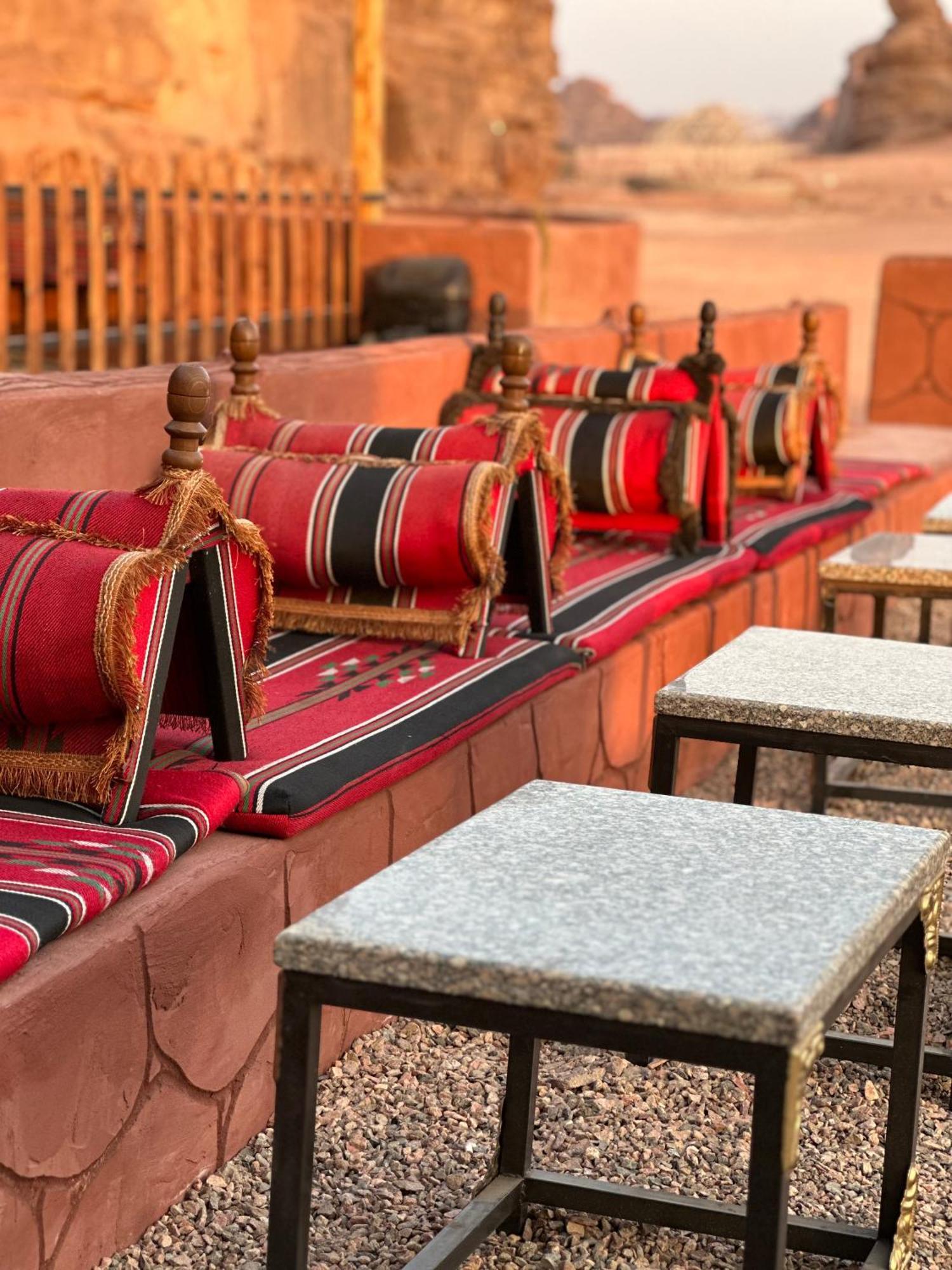 Wadi Rum Star Camp ภายนอก รูปภาพ
