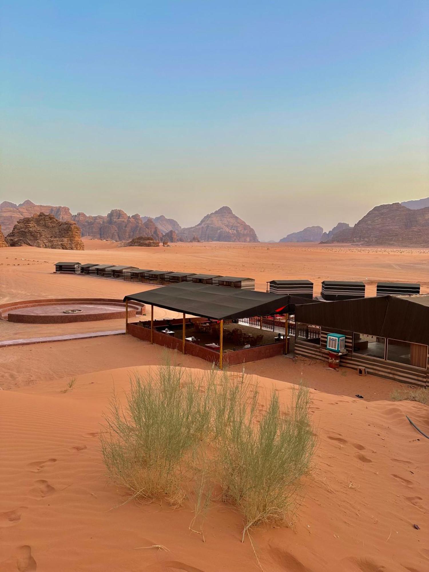 Wadi Rum Star Camp ภายนอก รูปภาพ