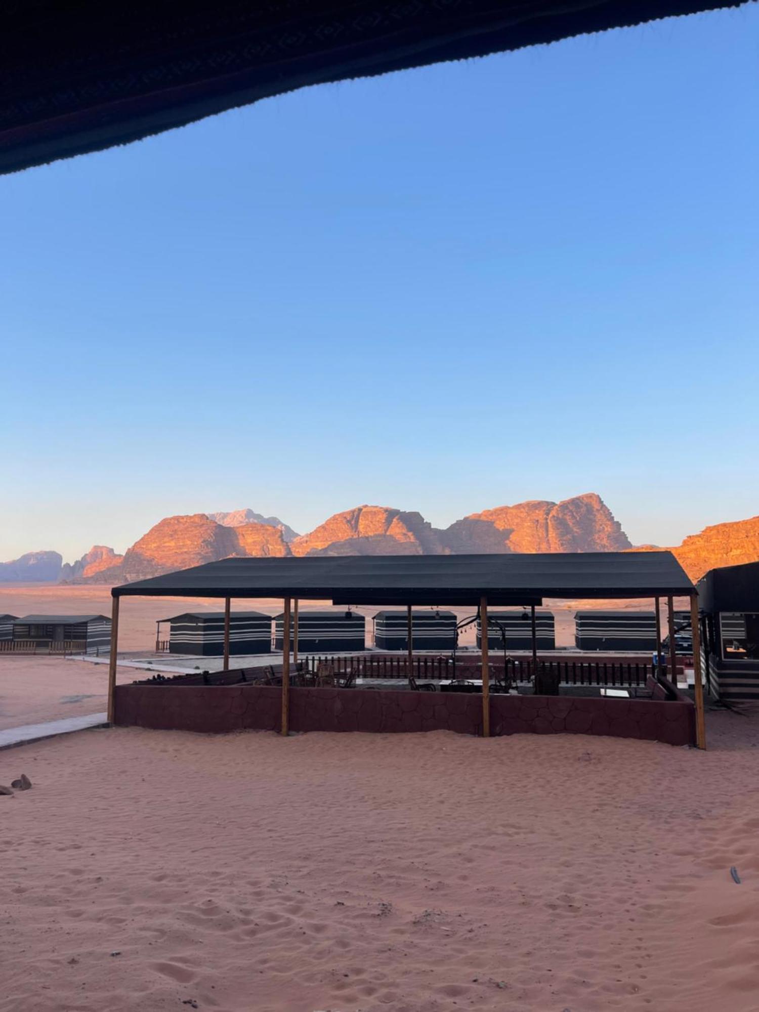 Wadi Rum Star Camp ภายนอก รูปภาพ