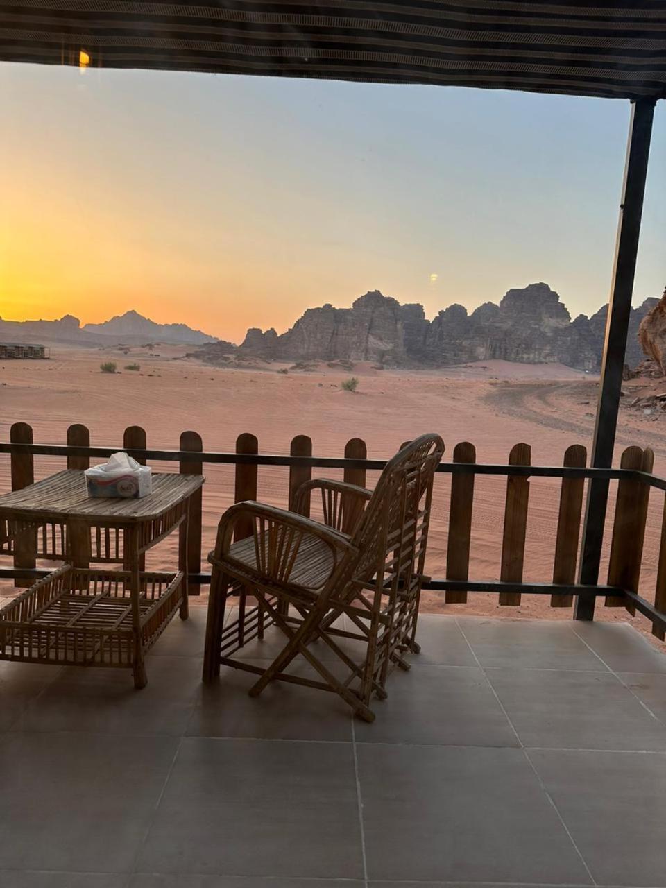 Wadi Rum Star Camp ภายนอก รูปภาพ