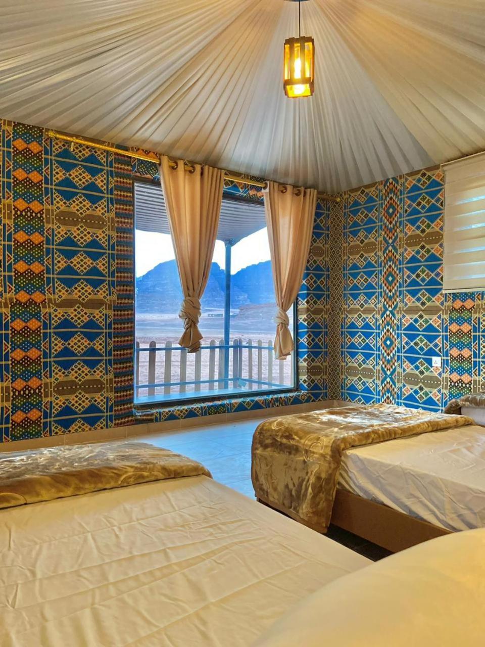 Wadi Rum Star Camp ภายนอก รูปภาพ